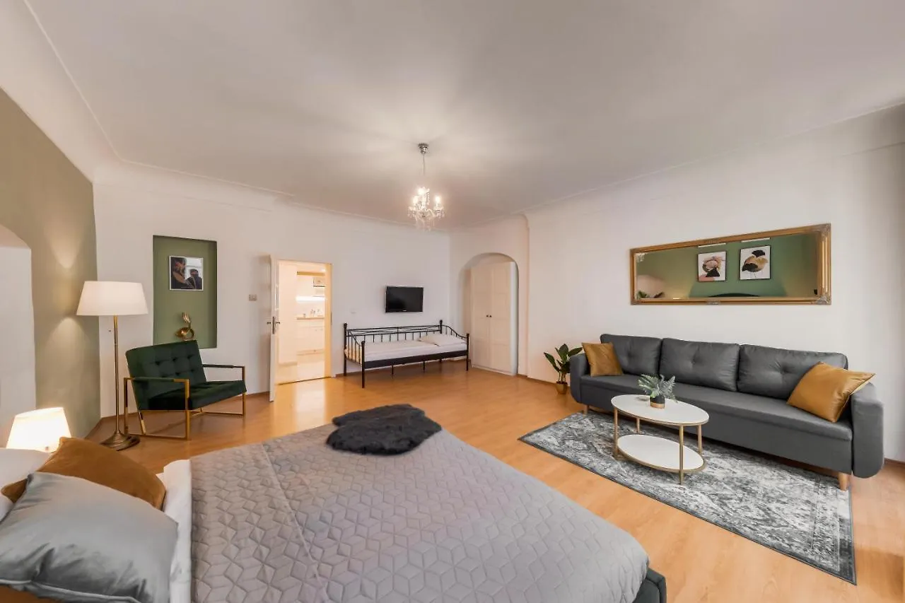 براغ King'S Road Residence