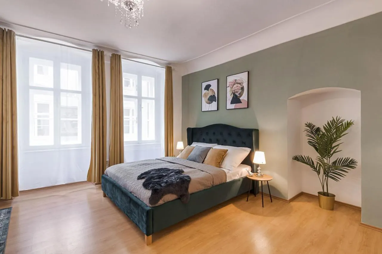 براغ King'S Road Residence