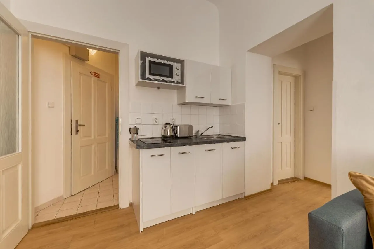 Aparthotel King'S Road Residence Prague